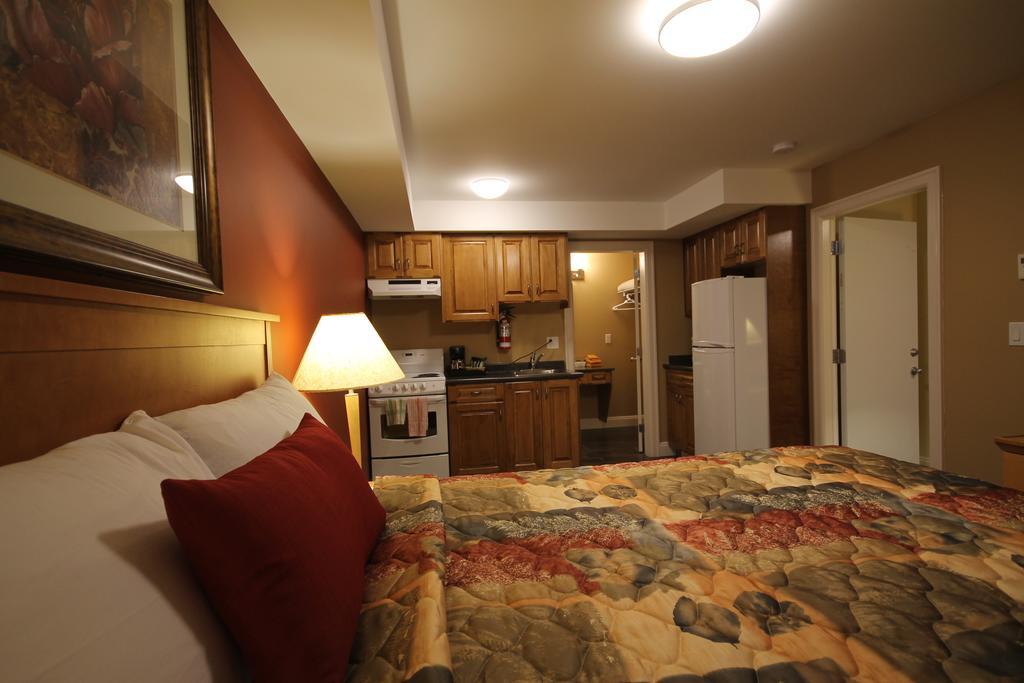 Sahara Suites Osoyoos Kamer foto