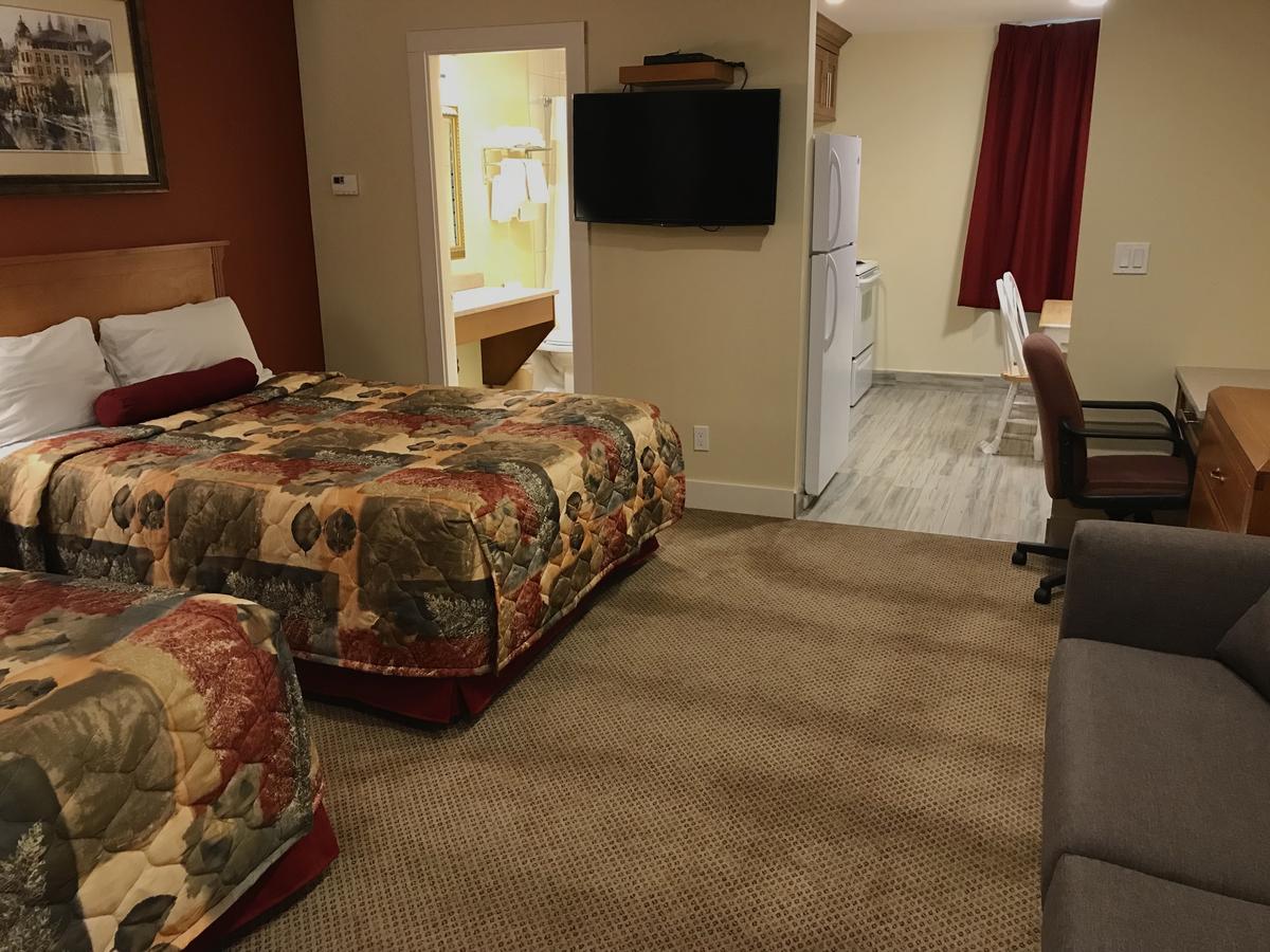 Sahara Suites Osoyoos Buitenkant foto