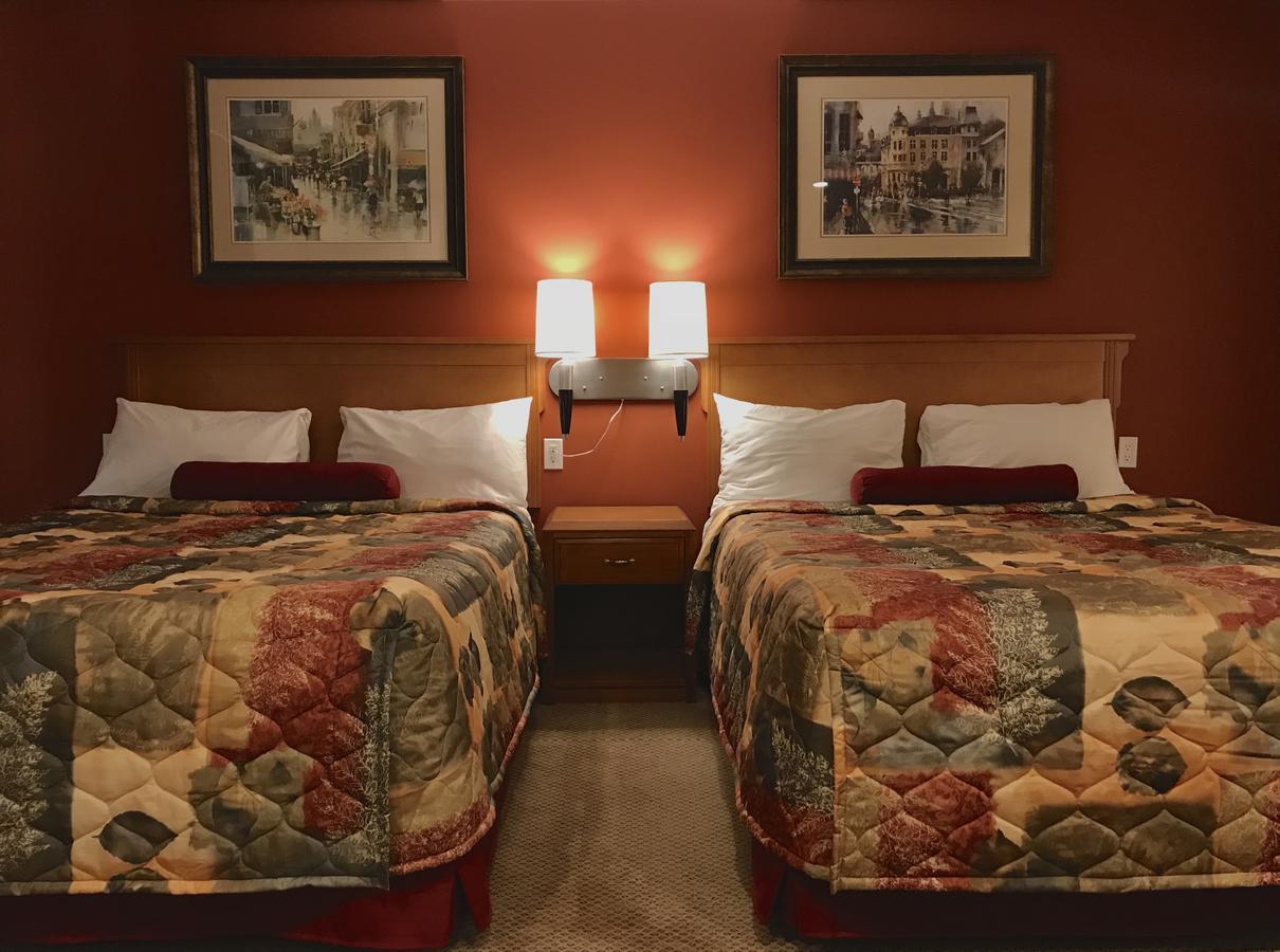 Sahara Suites Osoyoos Buitenkant foto